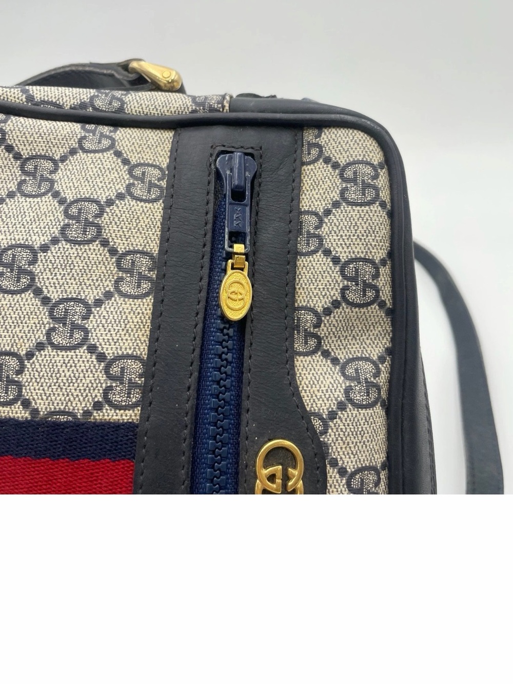 Authentic Gucci GG Supreme Sherry Line Leather Navy Shoulder Bag comes with COA - Picture 10 of 12